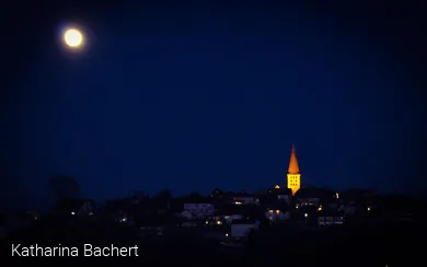 Hirschberg bei Nacht