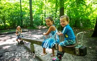 Kinder wippen Kinder wippen