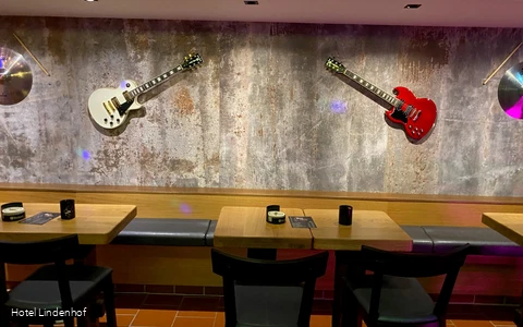 Lindenhof Post 2.jpg