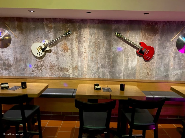 Lindenhof Post 2.jpg